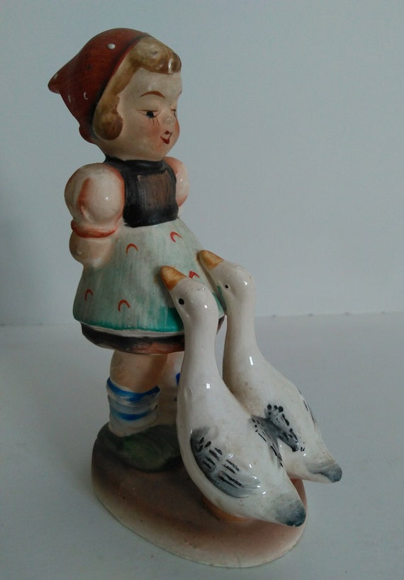 Porcelain Figurine Girl Feeding Ducks buy up to 2 KPM