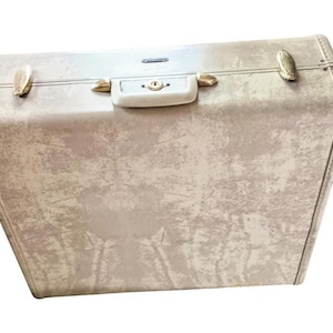 Large 21&quot; Samsonite 1950&#39;s Hardshell Suitcase with Inserts and Five Hangers ~ Excellent!