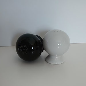 Minimalist Black and White Salt and Pepper Shaker Set!