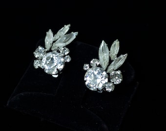 Pendientes de clip vintage Sherman de cristal transparente con diamantes de imitación.