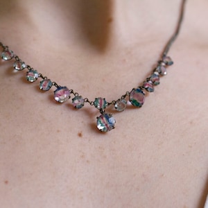 Vintage 1930s Dainty Art Deco Rainbow Iris Glass Faceted Prong Set Pendant Necklace