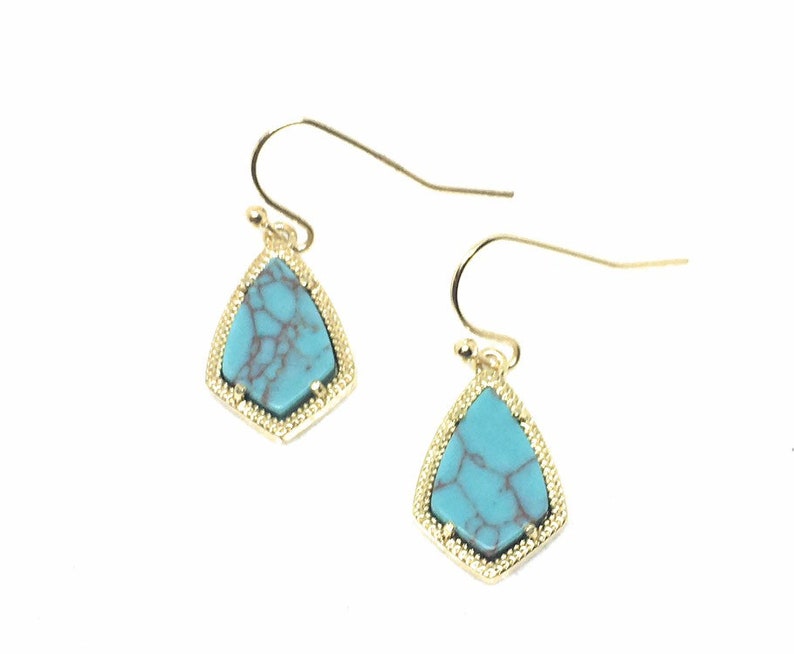 Necklace and Earrings in Gold Metal Tone NEW Turquoise Kite Set
