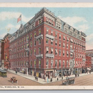 Wheeling West Virginia McClure Hotel Personnes Vieilles voitures c1918 Carte postale vintage 1397
