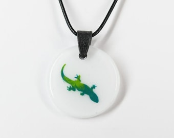 Glass Climbing Lizard Pendant