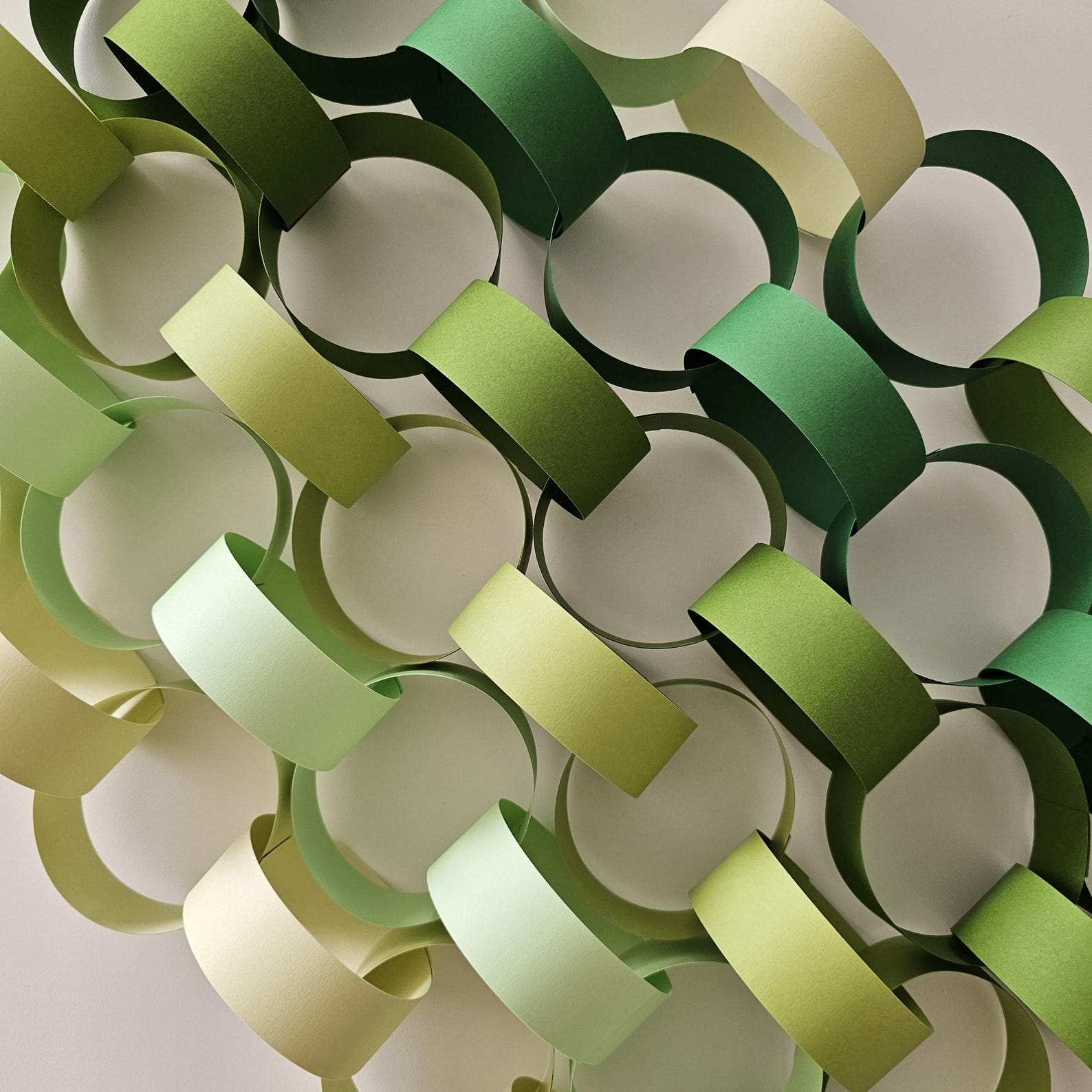 Green Tree Chain FOREST GREEN Paper Chain Kit, Long Double Sided, 10 FEET - Ombre or ...