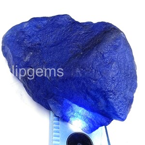 Vacker blå safir 1280,00 ct | EGL-certifierad grovslipad afrikanskt ursprung 105x61x38 MM oslipad kristall för smycken eller bästa samling 5SJB