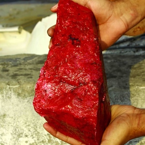 24075 Ct / 4.815 Kg Certified Natural Earth Mined Uncut Shape 270MM130MM Big Size Red Ruby Gemstone Rough From Africa Video Available ! 5AJV