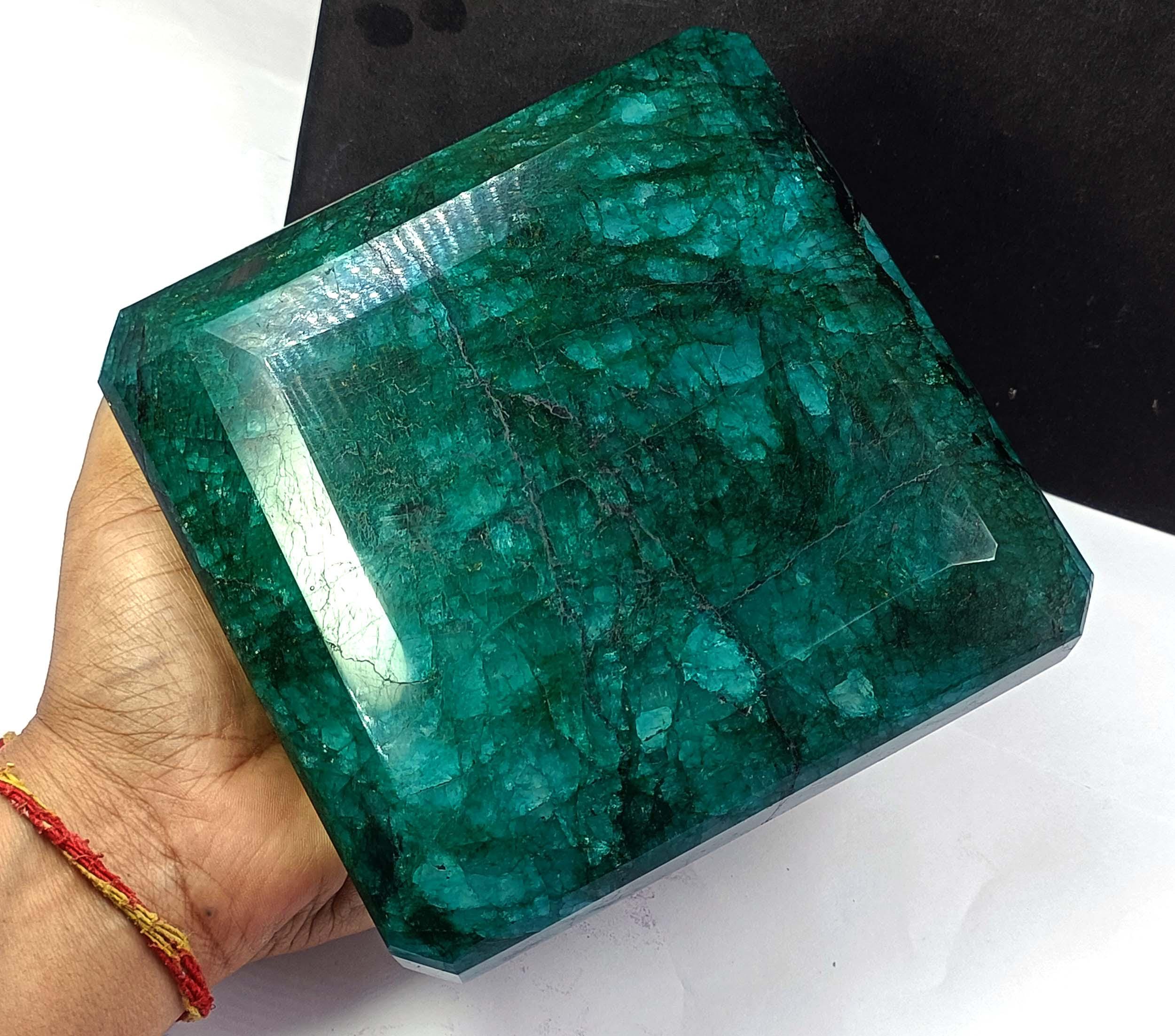 Massive Green Emerald 5KG Natural Certified Colombian Faceted