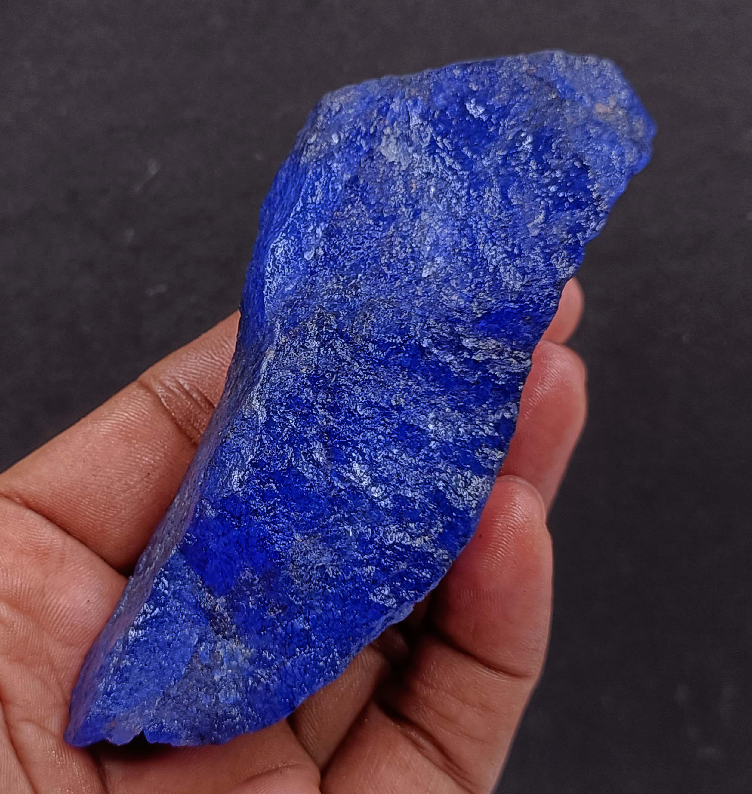 天然ブルーサファイア原石 888.00カラット | アフリカ産認定カットされ