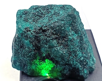 未加工グリーンエメラルド（1kg/5000ct）ロット、天然ルース