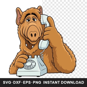 Könnte beinhalten: Cartoon-Illustration eines braunen, pelzigen Alien-Charakters, der einen weißen Telefonhörer an sein Ohr hält. Der Alien sitzt, mit einem hellblauen Telefon auf dem Tisch vor sich. Der Text "SVG • DXF • EPS • PNG SOFORTIGER DOWNLOAD" ist enthalten.