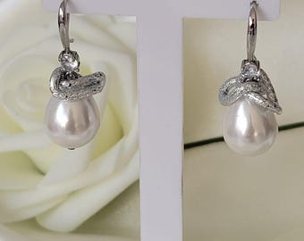 Pärlörhängen med bröllopspärla - Dingla örhängen - Brudörhängen - Örhängen i sterlingsilver - Örhängen med kubisk zirkonia - Gåva till bruden