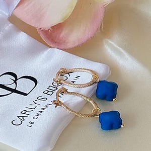 Clover leaf earrings - creoles gold - clover leaf earrings gold - creoles with pendant - colored earrings - summer jewelry - blue earrings