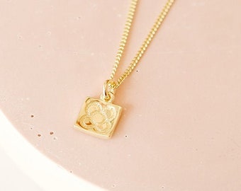 Barcelona flower panot necklace, 18 k gold plated sterling silver