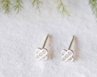 Barcelona mini flower earrings, sterling silver