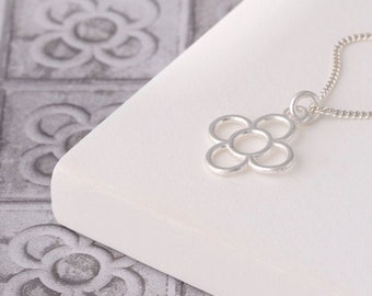 Medium Barcelona flower necklace, sterling silver