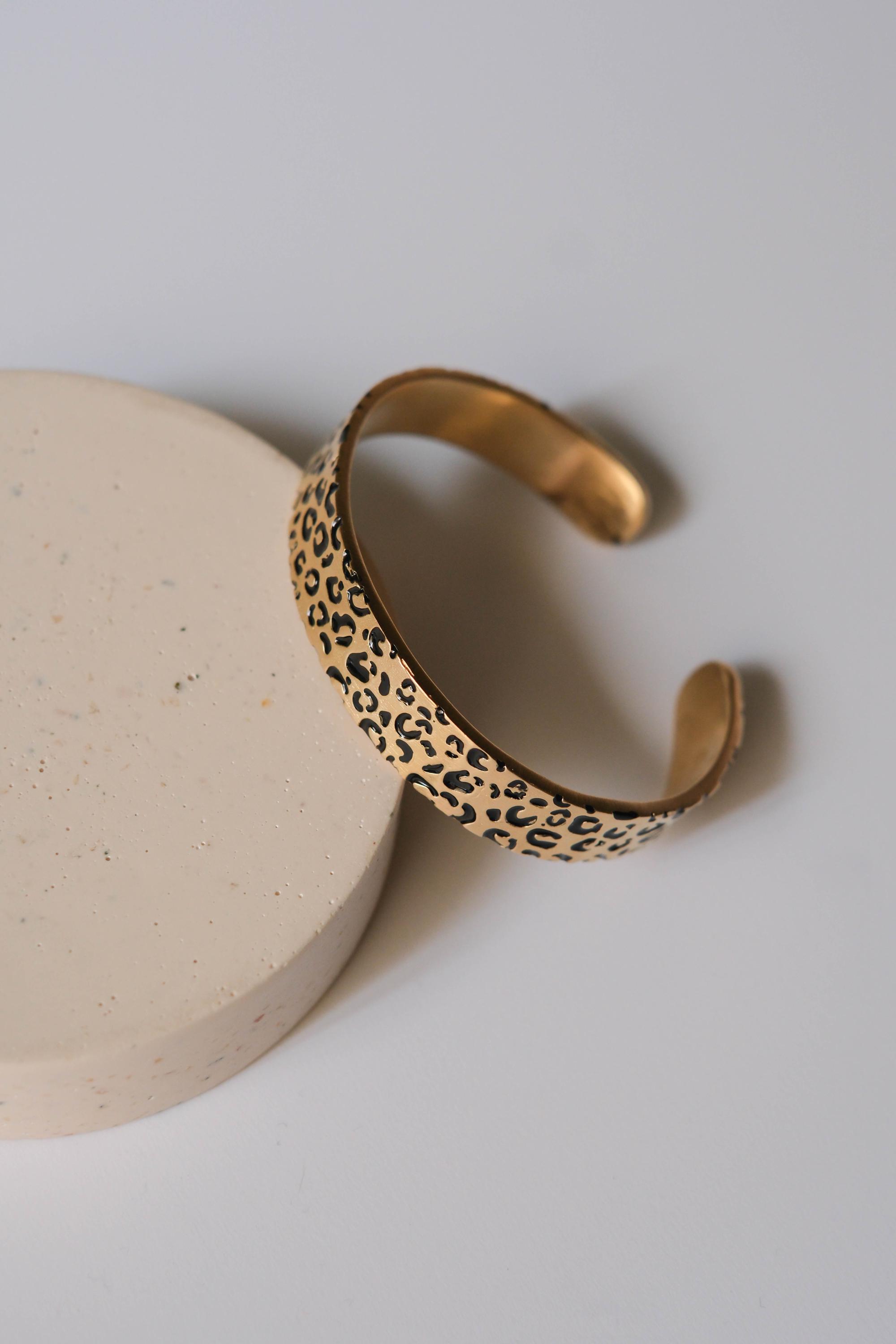 chigo レオパードバングル Leopard pattern Bangle - メルカリ