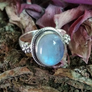 Rainbow Moonstone Ring Sterling Silver Moonstone Ring Promise Ring Vintage Ring Healing Ring Yoga Ring Oval Moonstone Ring Blue Flash Ring