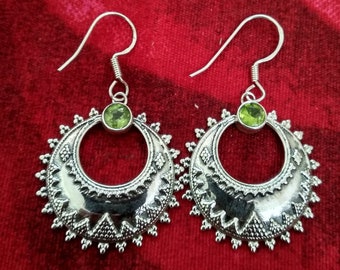 Peridot Ohrringe, Sterling Silber Ohrring, August Birthstone, Creolen, Engagement Geschenk, Weihnachtsgeschenk, personalisierte Geschenk