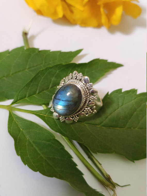 Oval Labradorite Sterling Silver Ring – Vintage Bohemian Gypsy Style Tribal Ring (Size 7)