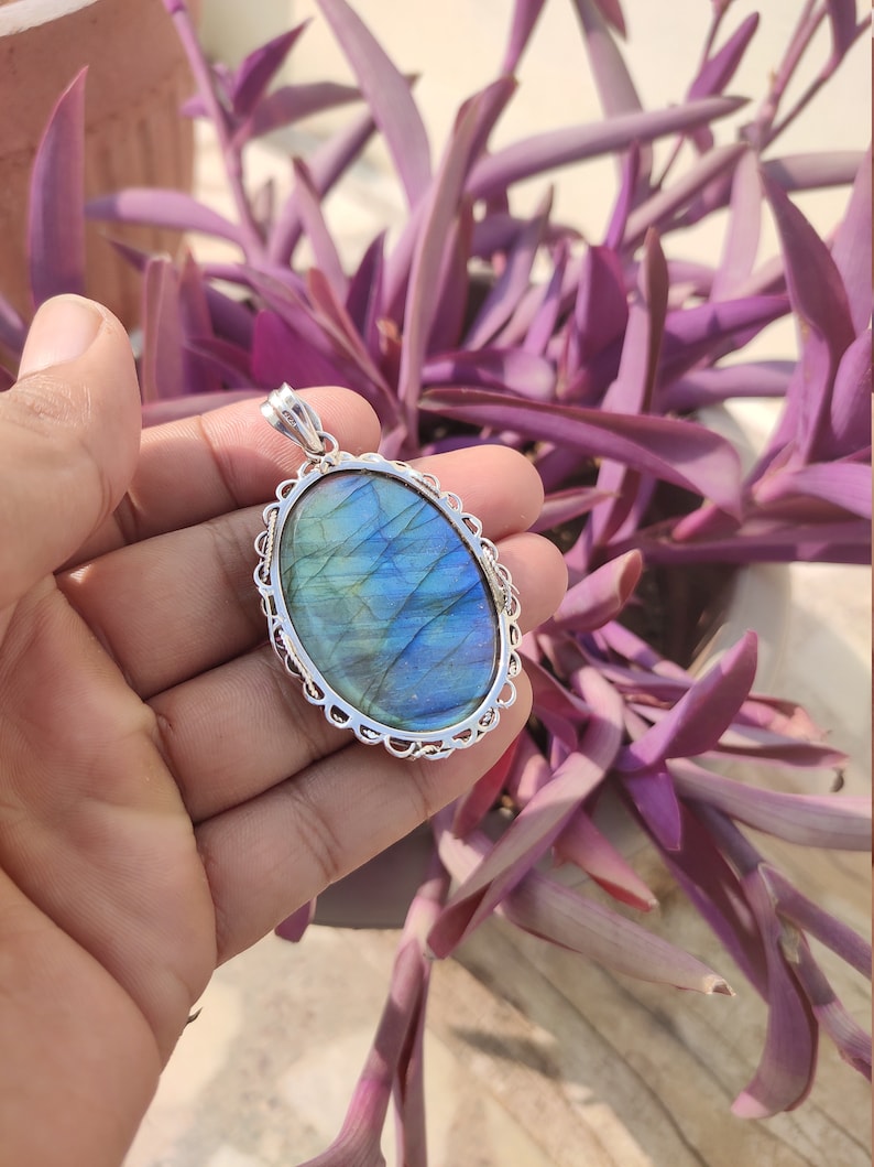 Sterling Silver Labradorite Medium Oval Bezel Pendant main image 1