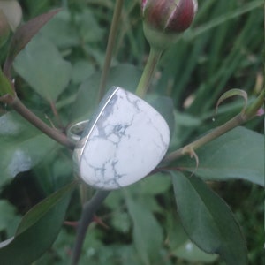 White Howlite Ring, Sterling Silver, Gypsy Ring, Dainty Ring, White Buffalo Ring, Statement Ring, White Turquoise Ring, Heart Shape Ring image 3