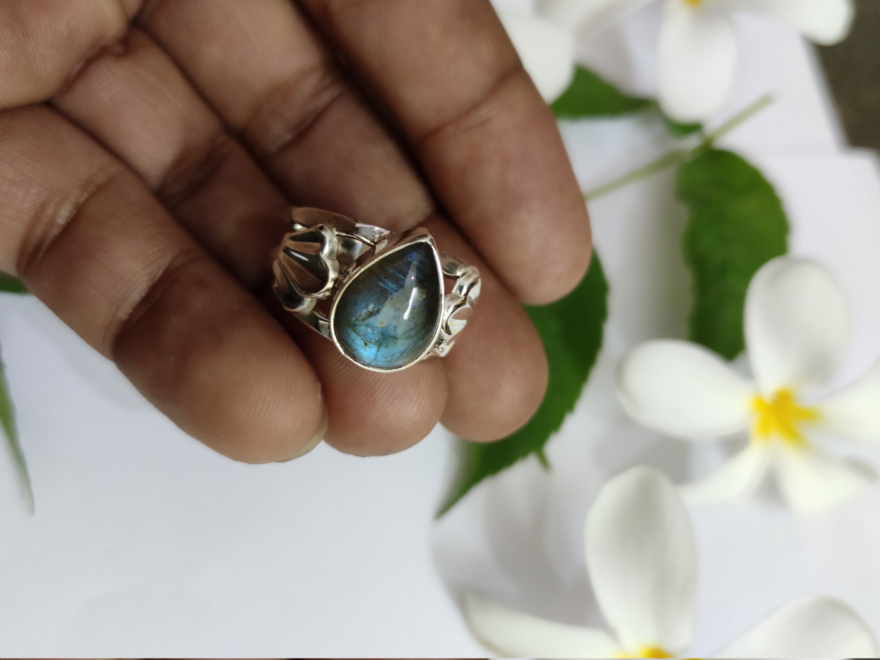 Anillo De Labradorita Y Plata De Ley - Larimar Minerals