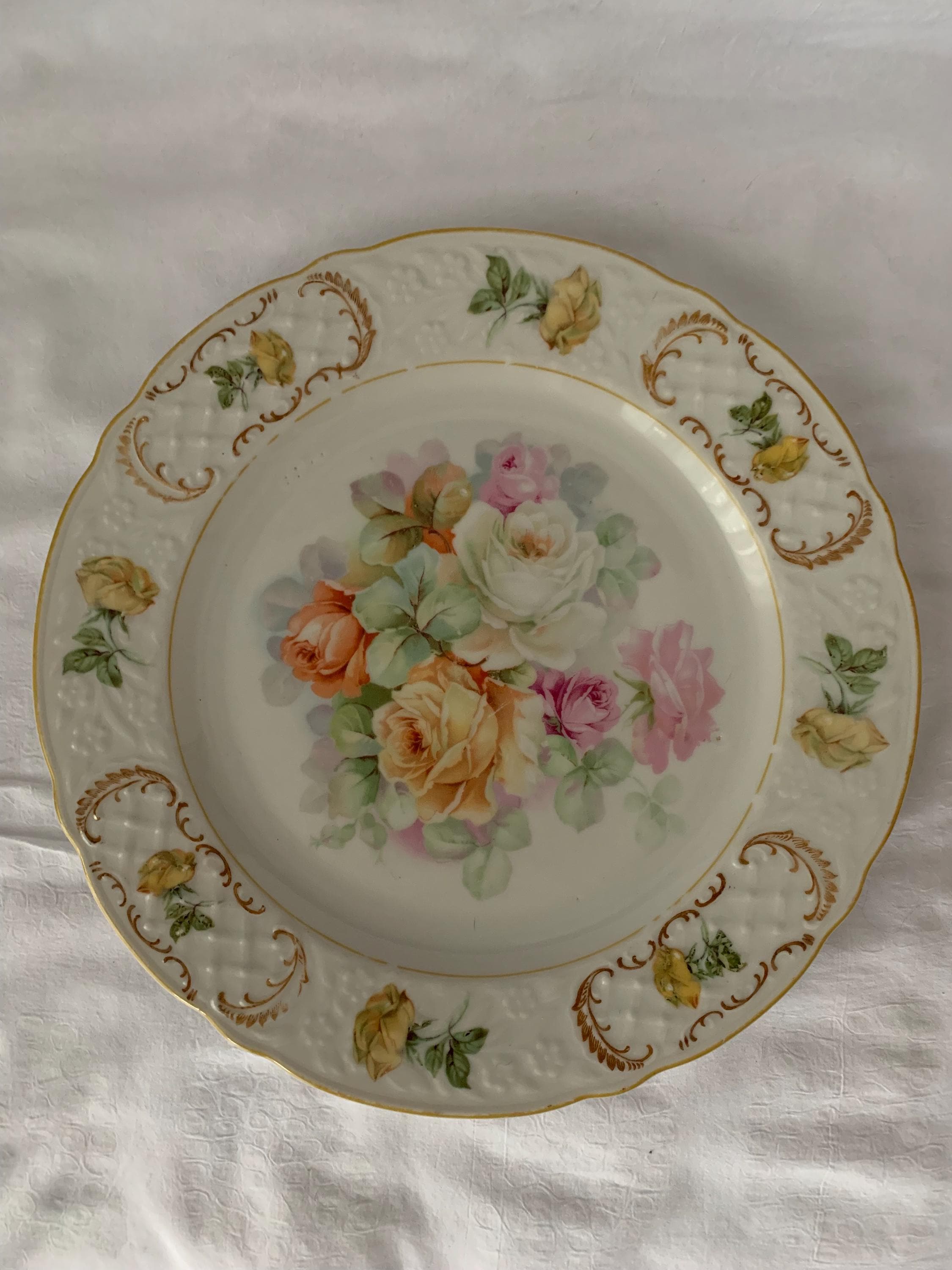 Lot of 4 Vintage Turin Bavaria White With Gold Trim Plates