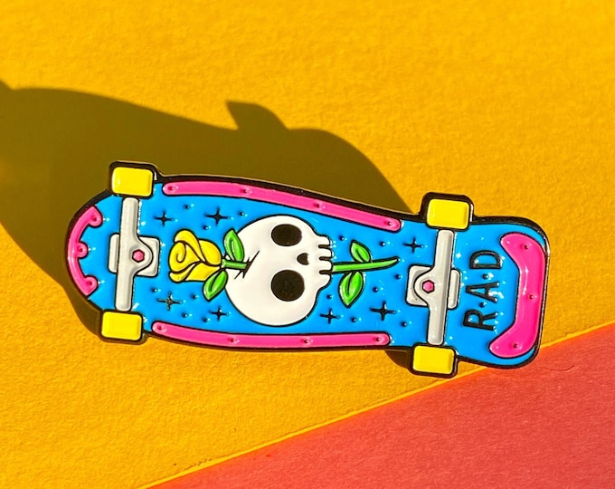 Enamel Pin RAD Skull 80’s neon skateboard, blue and pink neon edition...