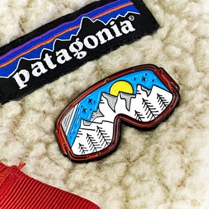 Ski Goggles enamel Pin, Perfect gift For That Alpine Adventurer