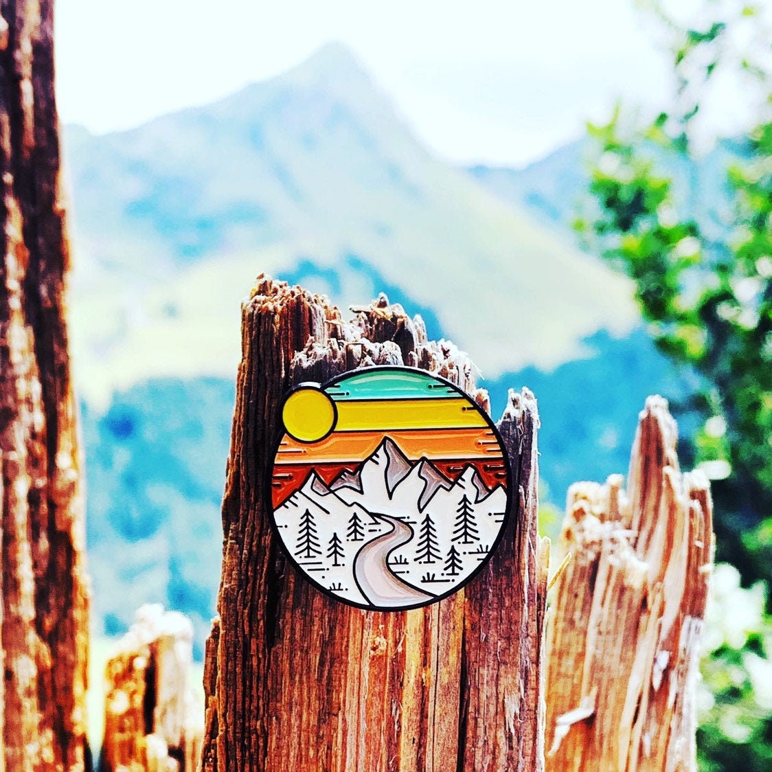 Enamel pin Mountain Pastel sunset adventure
