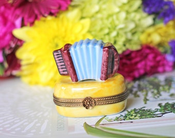 Hand Painted French Limoges Accordion Porcelain Trinket Box - Signed - Vintage - Peint Main - Musician