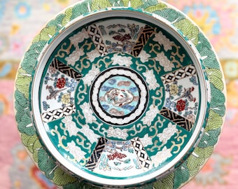 9.5" Japanese Gold Imari Shallow Rounded Dish in Green