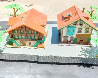 HO Scale Model of A Wooden Hotel & a Antique Shop.