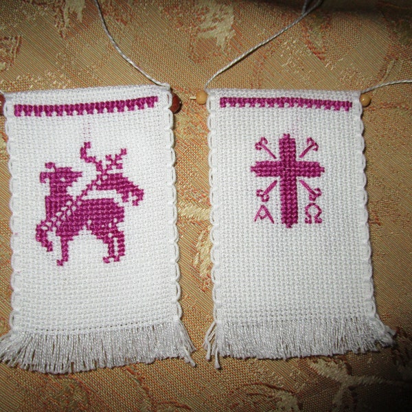 Traditional double-sided hand-embroidered flag for the Easter lamb and consecration basket in pink