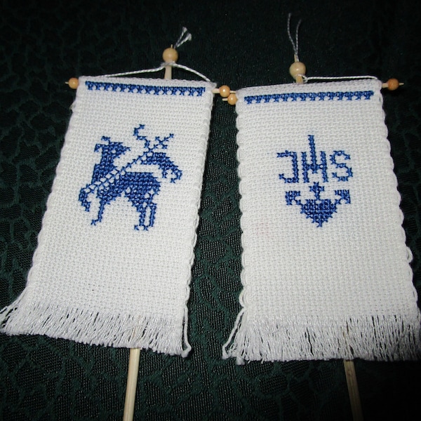 Traditional double-sided hand-embroidered flag for Easter lamb and consecration basket