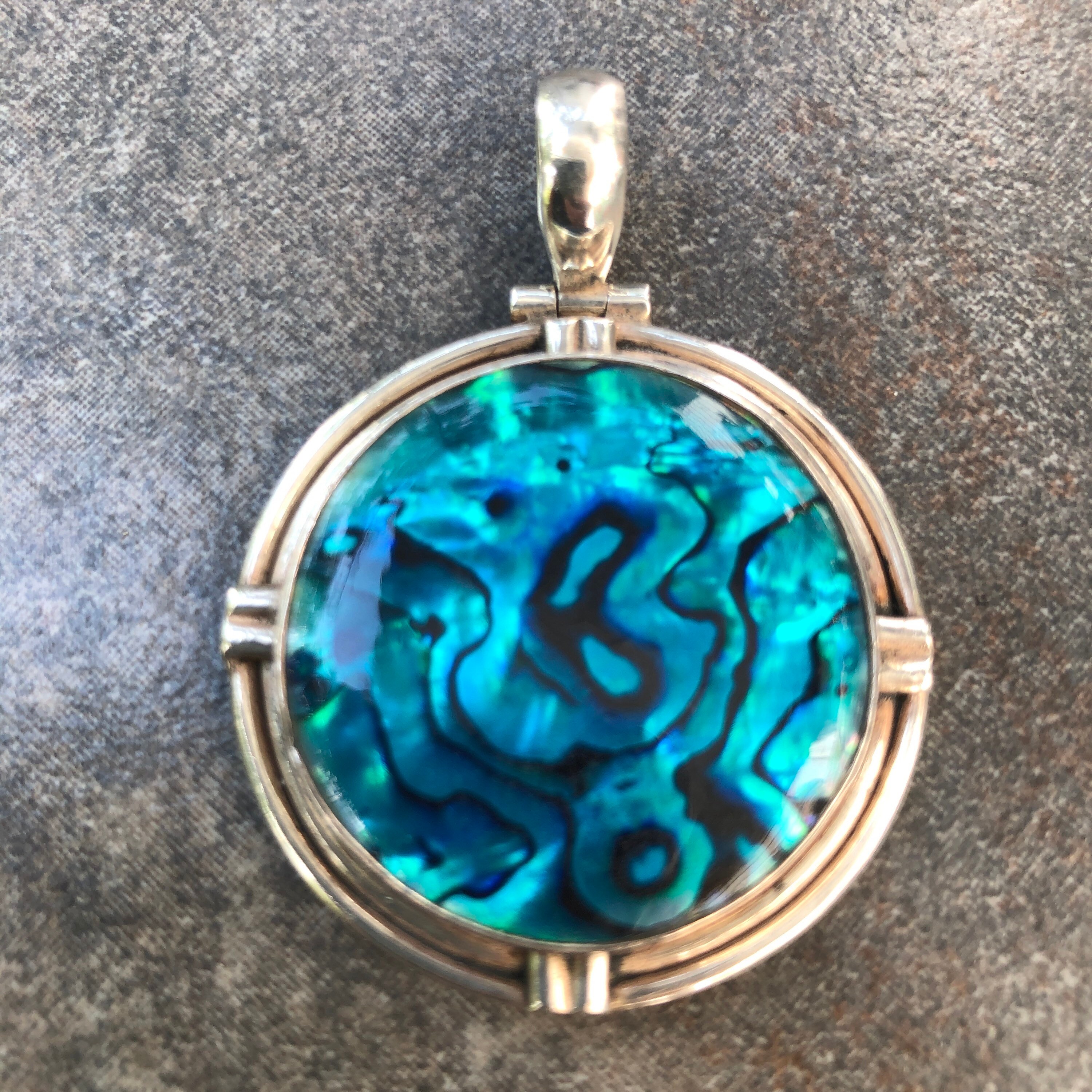 AeraVida Collar De Plata De Ley 925 Con Concha De Abulón