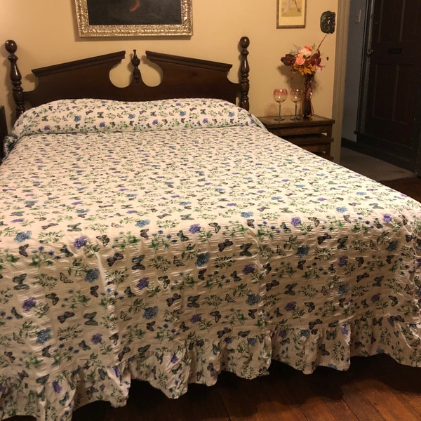 Butterflies and florals vintage seersucker twin bedspread