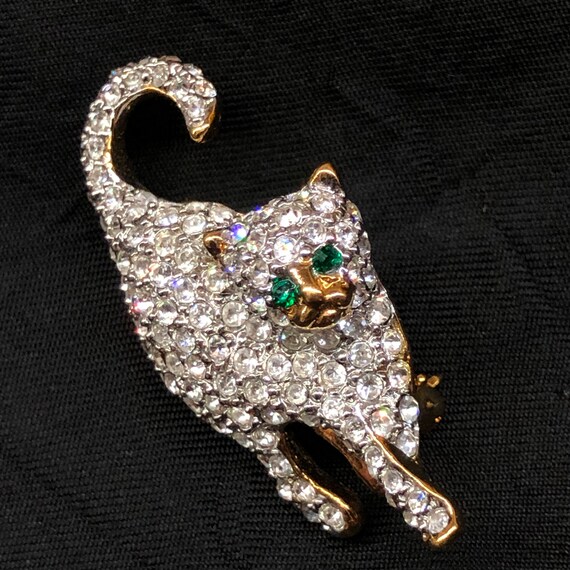 Vintage Rhinestone cat brooch pin with green eyes - image 7