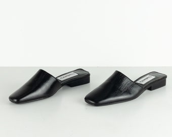vintage 90s y2k vintage BLACK leather sandals CHUNKY square toe black y2k slides -- women's US size 6M