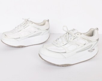 white platform tennis shoes