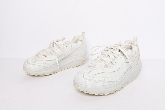 white dad skechers