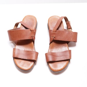 vintage 1990s brown leather STRAPPY gladiator style thick leather strap slingback SANDALS -- size 8 women's -- FREE shipping U.S.A