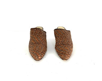 Vintage 80s 1990s ORIGINAL heeled woven leather clog women's classic PLATFORM leather shoes --- size 9B