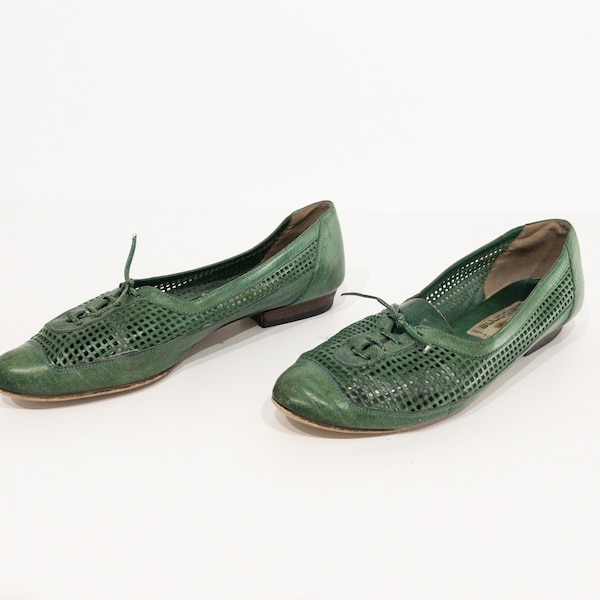 vintage kelly GREEN womens small loafers lace up net loafer---womens size 8