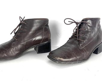 Botas midi vintage de cuero marrón desgastado con punta cuadrada -- talla 7.5 de mujer (EE. UU.) -- Envío gratuito a EE. UU.