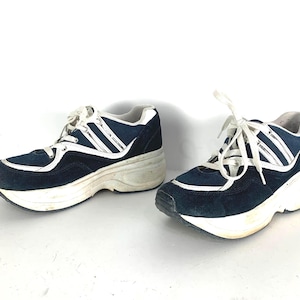 vintage Y2K ASICS style PLATFORM runner vintage Blue and white Size 8.5 women's U.S. sneakers - Lower East Side brand - Free shipping U.S.A