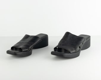 vintage BLACK cutout LEATHER platform SLIDES 90s y2k vintage shoes -- size 7 8 women's