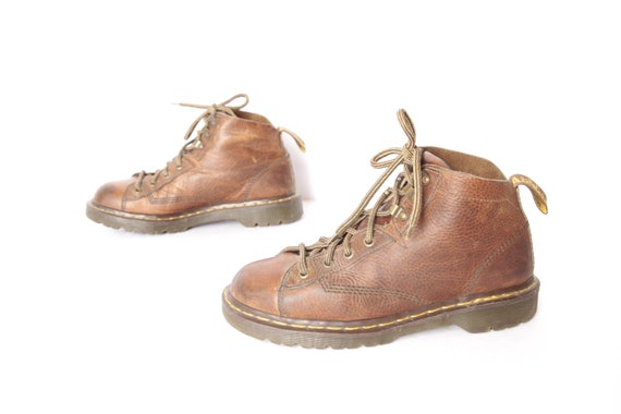 dr martens daria stone boots