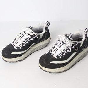 vintage women's size 7.5 SKECHERS black and white chunky GRUNGE platform RUNNERS athletic leather shoes--size 7.5 women's